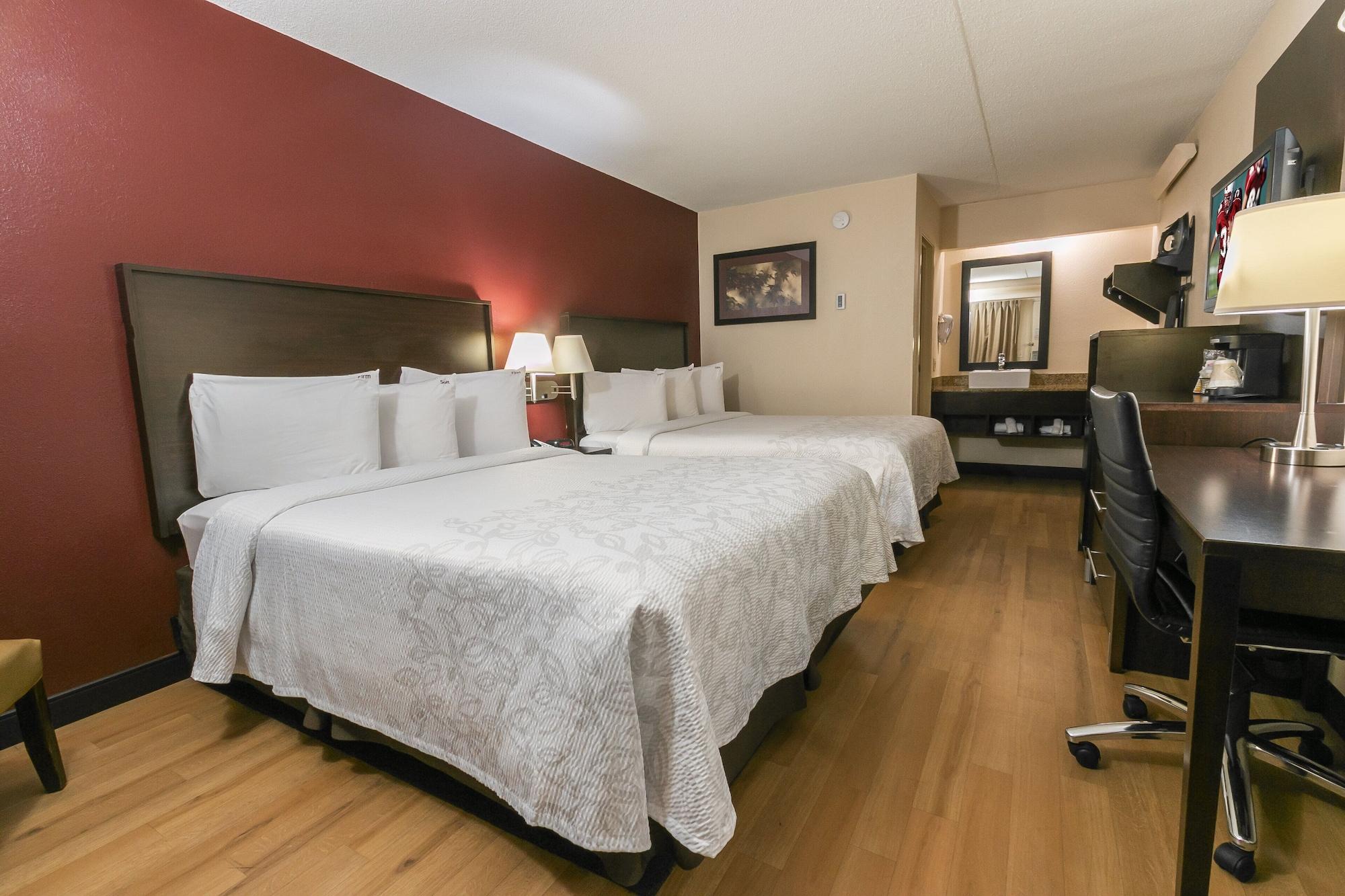Red Roof Inn Plus+ Birmingham East - Irondale/Airport Екстериор снимка