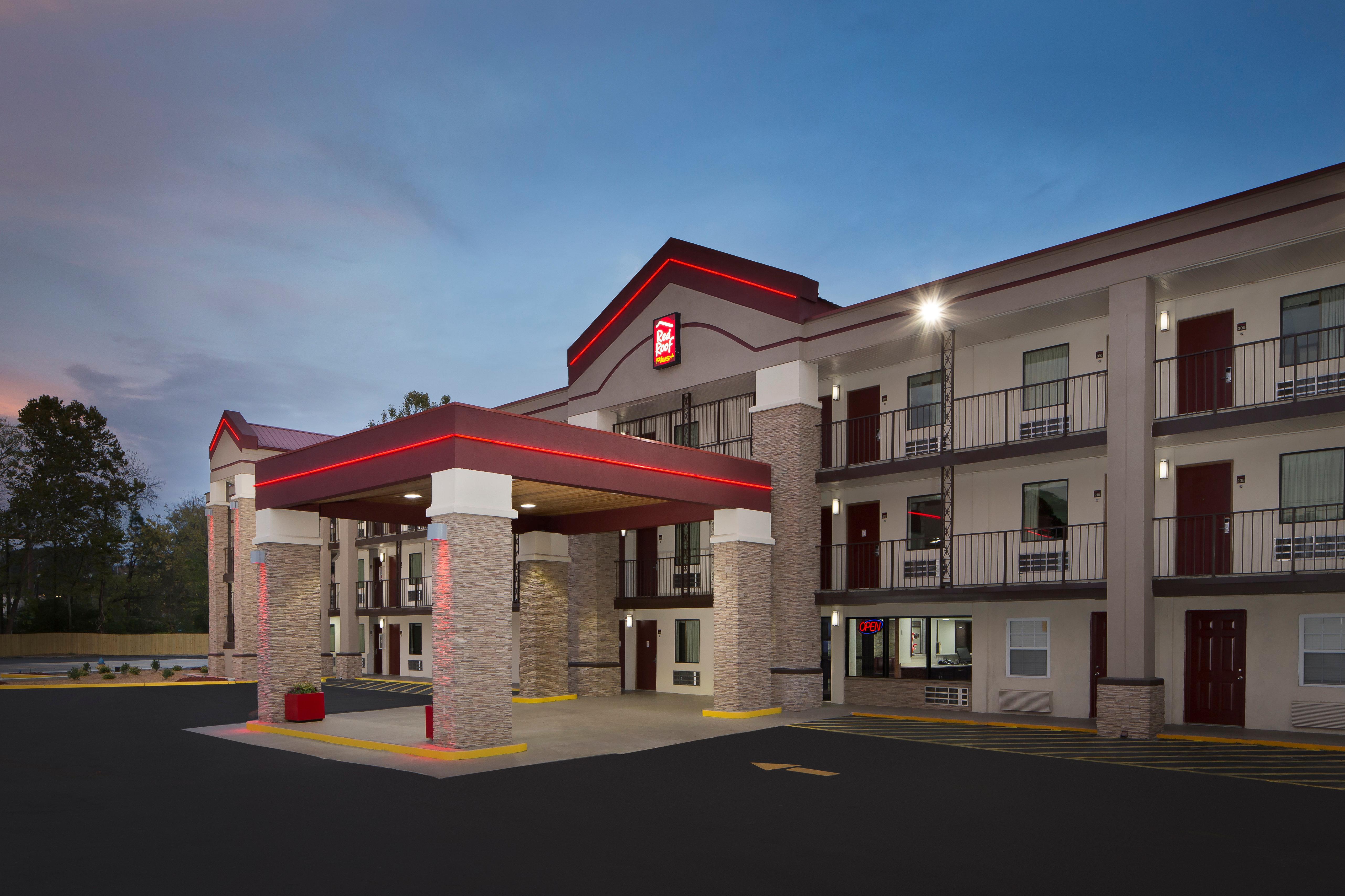 Red Roof Inn Plus+ Birmingham East - Irondale/Airport Екстериор снимка