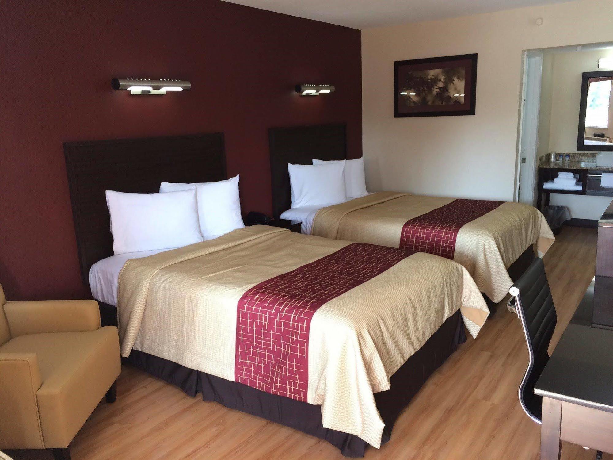Red Roof Inn Plus+ Birmingham East - Irondale/Airport Екстериор снимка