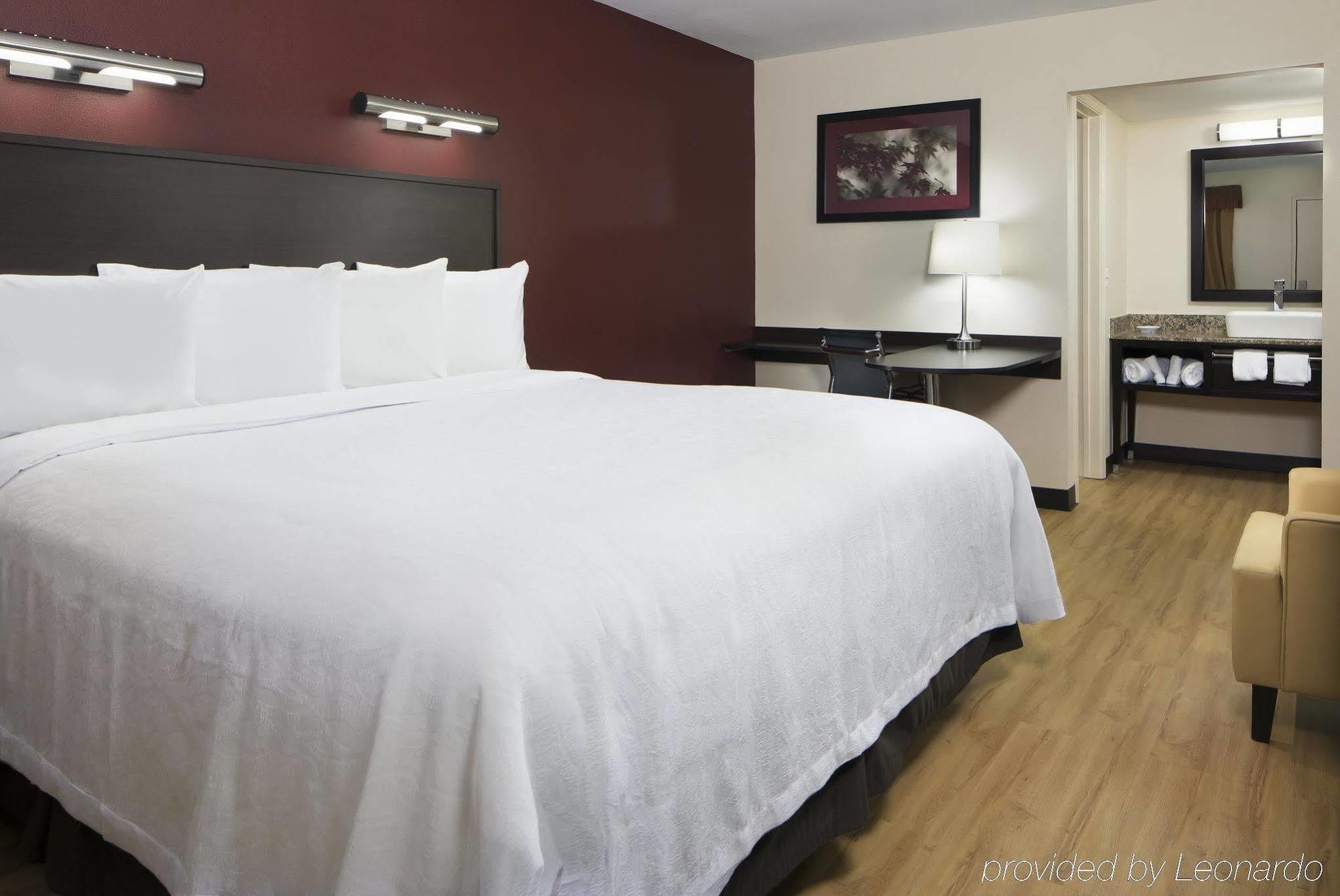 Red Roof Inn Plus+ Birmingham East - Irondale/Airport Екстериор снимка