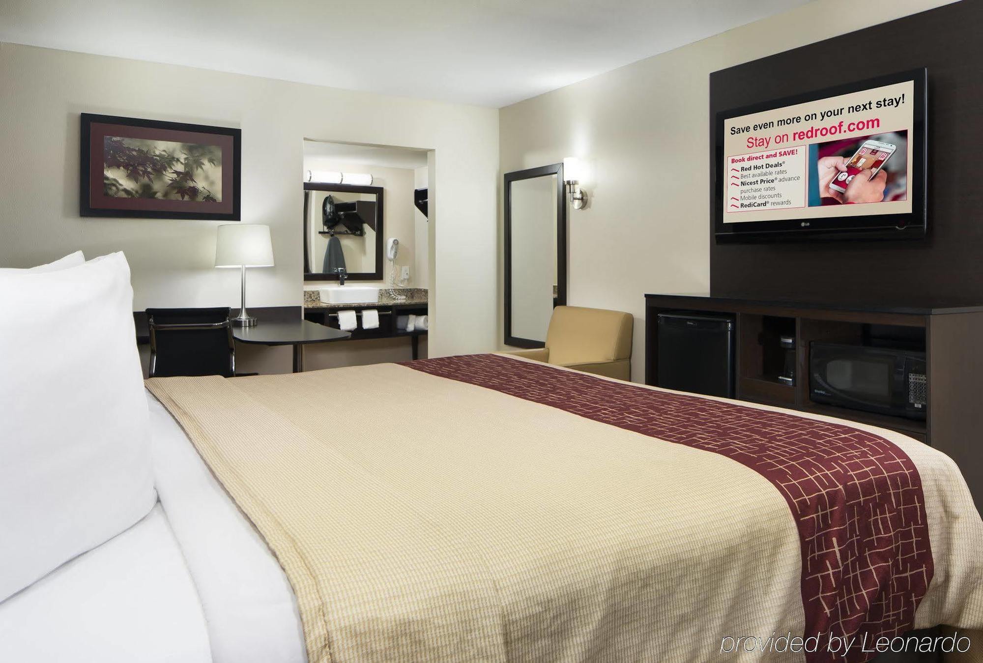 Red Roof Inn Plus+ Birmingham East - Irondale/Airport Екстериор снимка