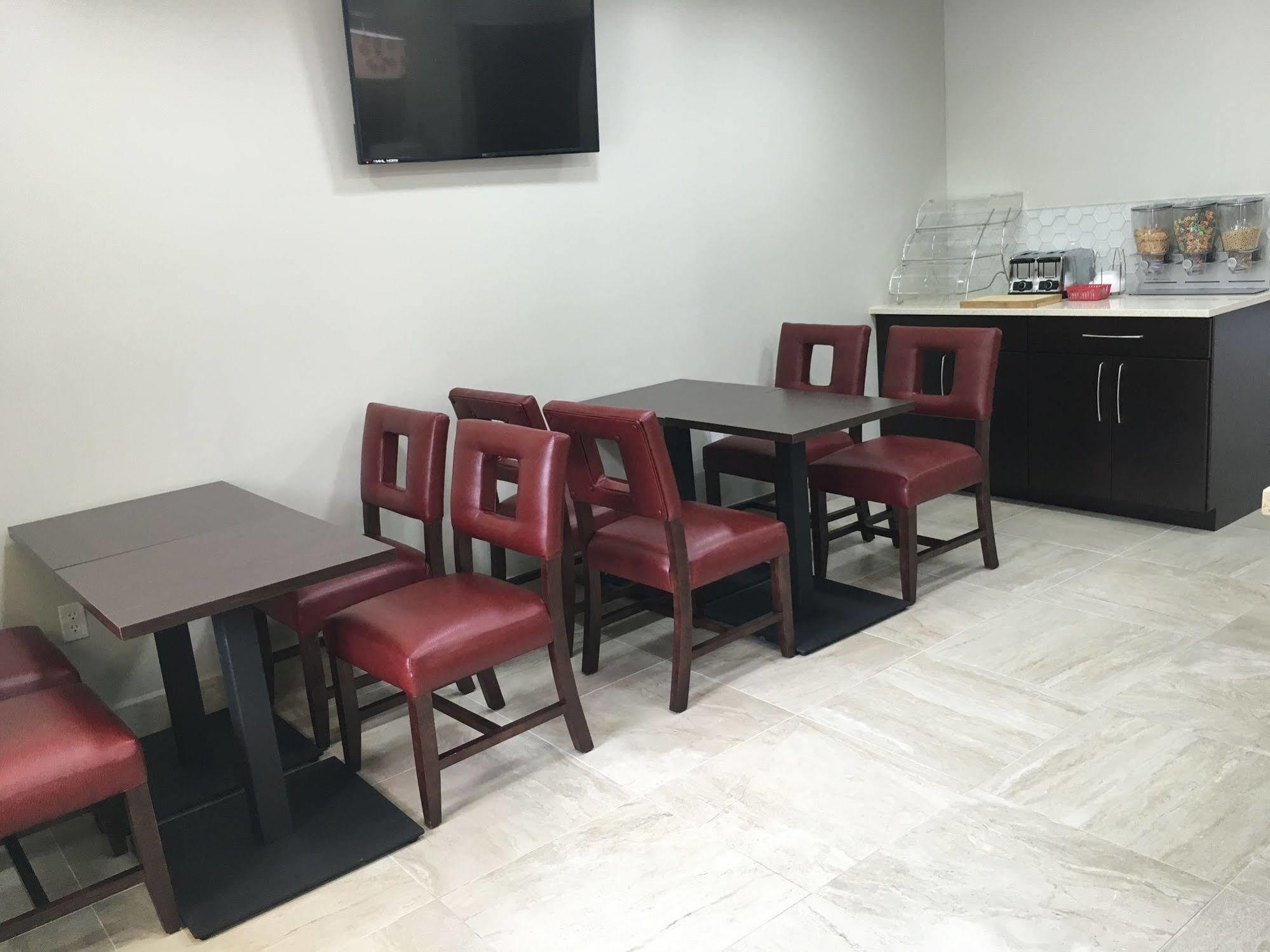 Red Roof Inn Plus+ Birmingham East - Irondale/Airport Екстериор снимка