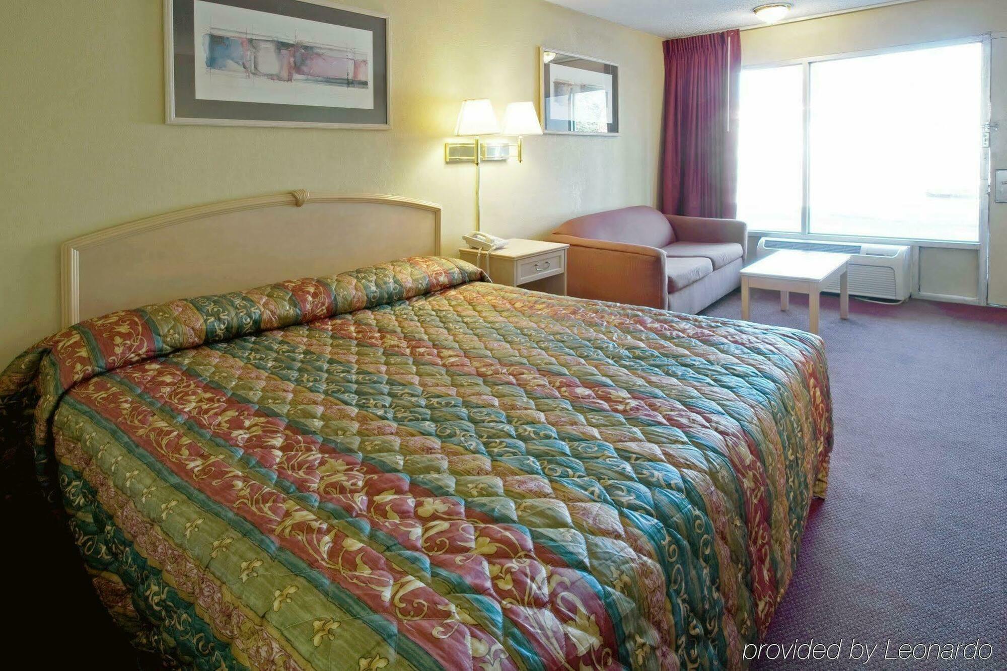 Red Roof Inn Plus+ Birmingham East - Irondale/Airport Екстериор снимка